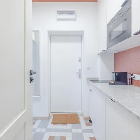 Modern Apartment In City Centre-2