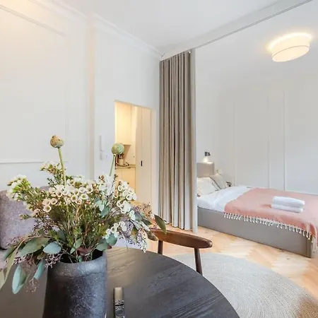 Modern Apartment In City Centre-3