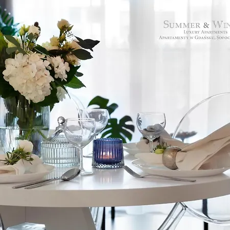 Summerwinter - Family Luxury Art Apartment, 2 Bedrooms & Sofa & Parking-2