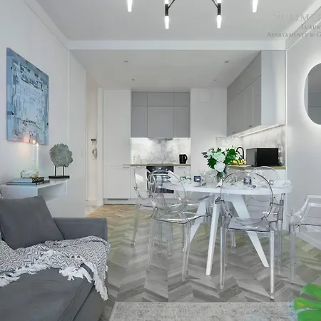 Summerwinter - Family Luxury Art Apartment, 2 Bedrooms & Sofa & Parking-3