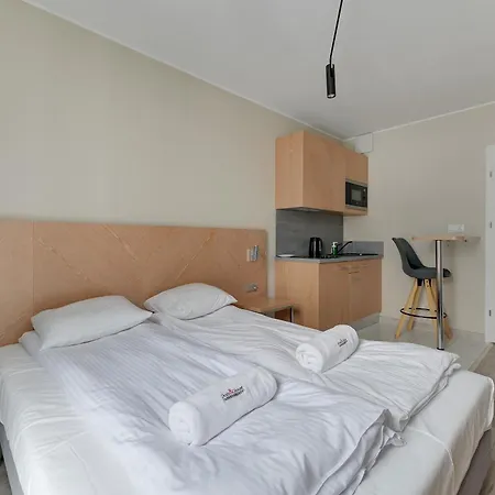 Apartments Old Town Angielska Grobla & By Noclegi Renters-3