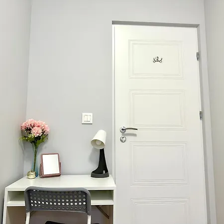Mmrent Pink Room-3