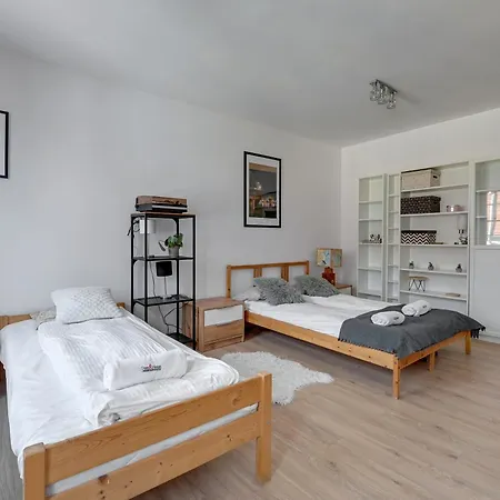 Apartments Old Town Dluga & By Noclegi Renters-3