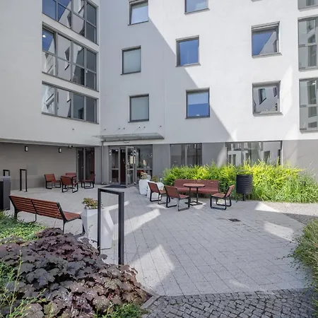 Apartmate- Heart Of Oldtown Apartment- Sauna & Security-3