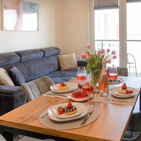 Maya'S Flats & Resorts 104 - Letnica Apartment-2