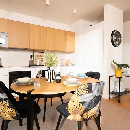 Elegancki Apartament 3city Blisko Rzeki w Gdańsku by Noclegi Renters-3