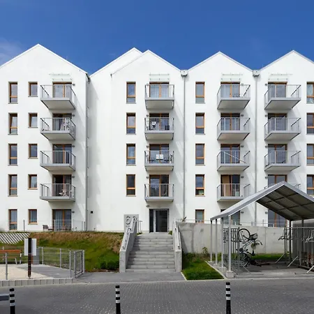 Skandinavia Deluxe Apartment By Bookinghost-2