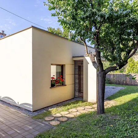 Plumtree Holiday Apartment-3