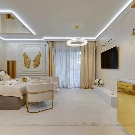 Jacuzzi Mirror Suite at Nadmotławie by Downtown Apartments-3