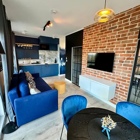 River View Downtown Apartment With Balcony-2