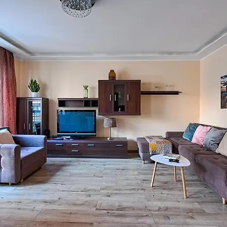 Urbannest Szafarnia 7 66-3