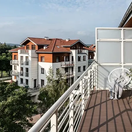 Elegancki i Stylowy Apartament w Gdańsku z Klimatyzacją, Wanną i Parkingiem by Noclegi Renters-2