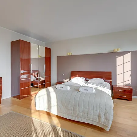 Apartments Old Town Targ Rybny - Self Check-In, Parking, River View By Noclegi Renters-2