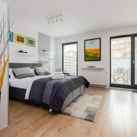 Wrzeszcz Modern Studio By Bookinghost-3