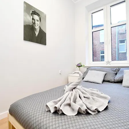 Mmrent Elvis Room-3