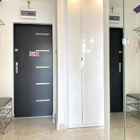 Violet Apartment - 10 Min To Old Town Gdansk,Pkp & Shopping Mall-3