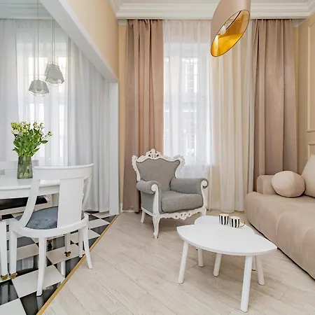 Glow Apartments - Apartment Dubaj Glamour, ulica Długa Old Town-2