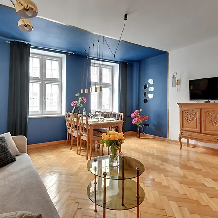 Apartment Mariacka Girl With A Pearl By Triapart-3