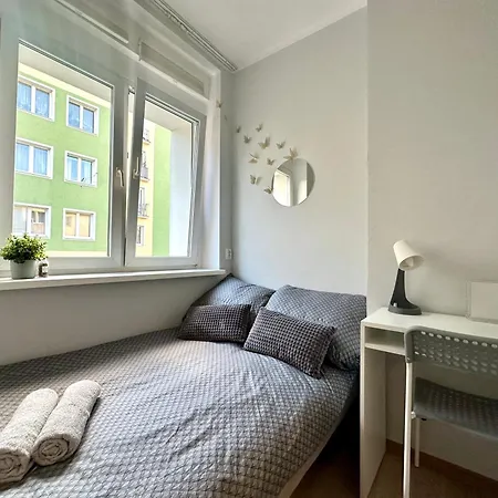 Mmrent Spring Room-2