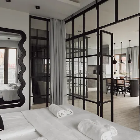 Waterlane River View Premium Spa, Pool & Gym By Downtown Apartments-2