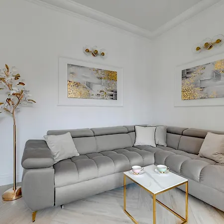 Old Town & River View Premium Apartment By Lion Apartments-3