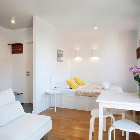 Marine Studio With Balcony And Parking By Tyzenhauz-3