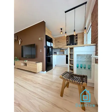 Stary Postcard Apartment-2