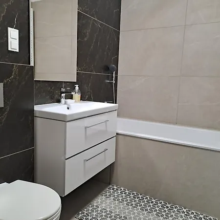 Komfortowy apartament- 1 salon, 3 sypialnie, 2 łazienki w Gdańsku-2