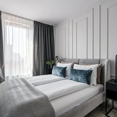 Scala Premium Apartments With Parking By Lion Apartments-3
