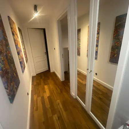 Comfort Oak Apartment-3