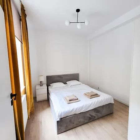 Apartament blisko Starego Miasta dla 8 osób!!-3
