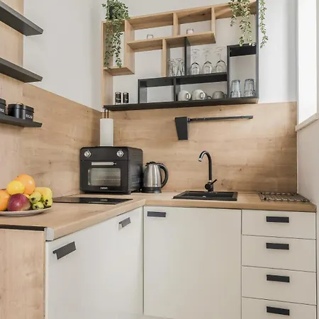 Stocznia Apartments By Golden Glow-3
