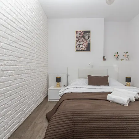 Glow Apartments, Gdansk Slaska 12-2