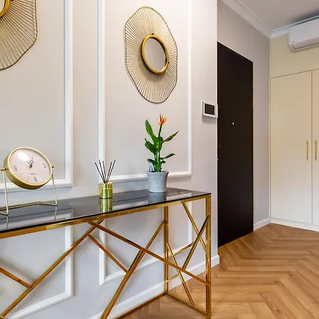 Botanica Vip Apartment By The Sea-3