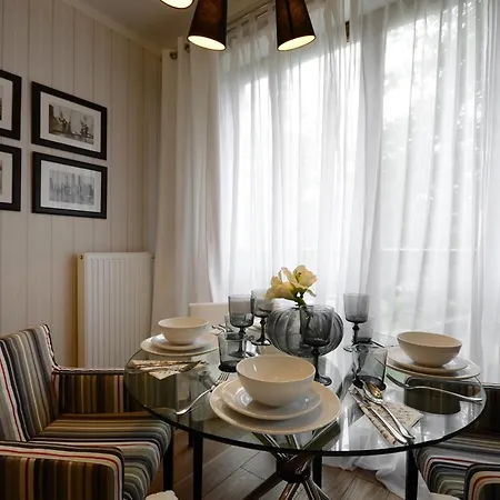 Dom & House - Apartamenty Nadmorski Dwor-2