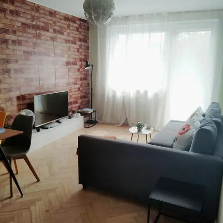 Niebiańskie gniazdko koło Starego Miasta-3
