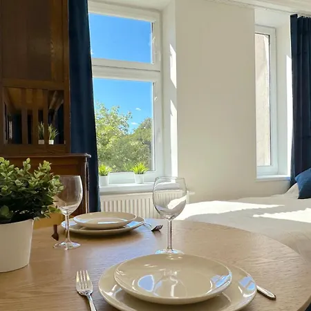 Seredino Navy Apartment- Modern Comfort In A Quiet Location, 5 Minutes To Gdansk Old Town & Seaside-3