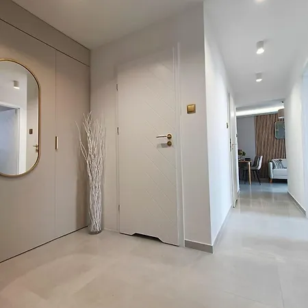 Quiet Apartment-2