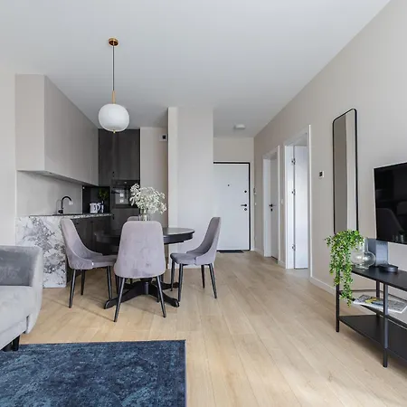 Glow Apartments, Apartamenty Doki & Montownia-2