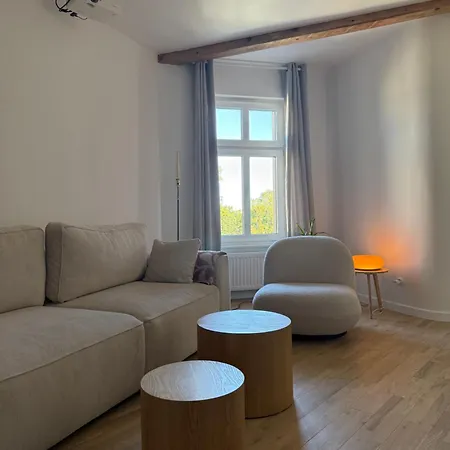 Futuretro Apartament-2