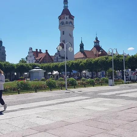 Brzeziny Dworska 24-3