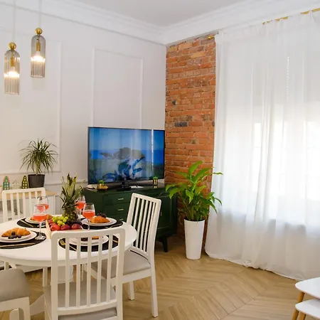 Maya's Flats 36 - Chlebnicka St in Old Town Gdańsk-3