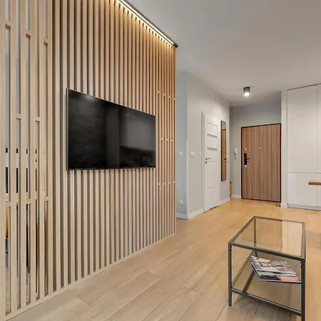 City Center Garden Gates Apartments & Free Parking By Downtown Apartments-3
