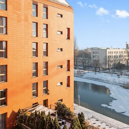 Aura Island Riverside By Downtown Apartments-2