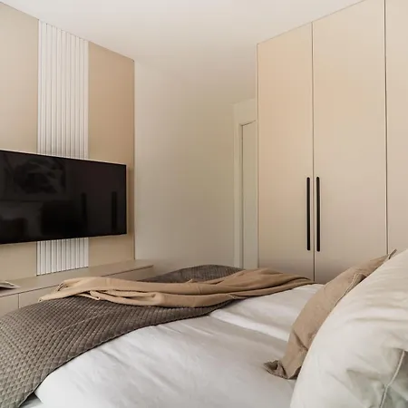 Flatbook - Seaside Apartments Nowa Letnica With A Rooftop Viewing Terrace & Gym-2