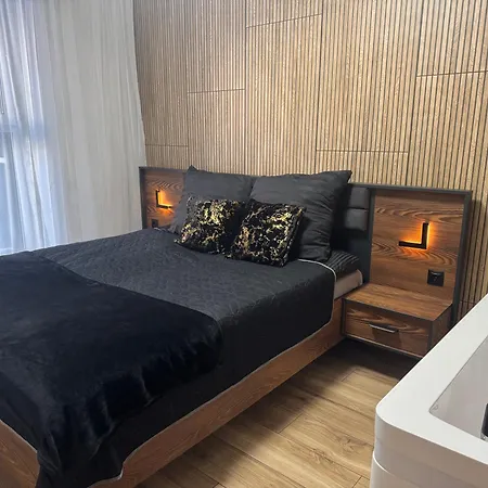 Mostique Spa Apartment With Jacuzzi-3