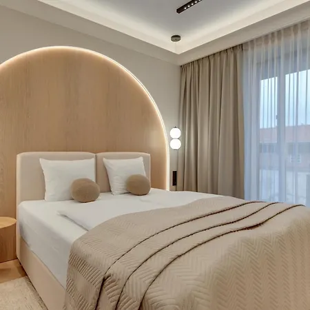 Deo Plaza Luxury Apartments By Blue Mandarin-2