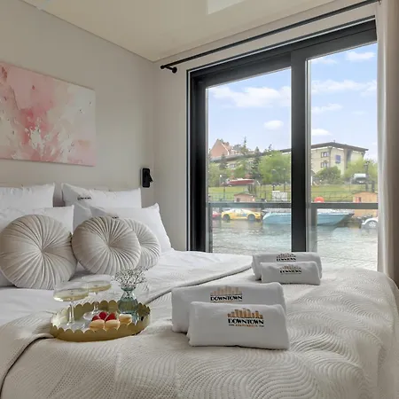 Domy Na Wodzie - La Mare Motlava Houseboats By Downtown Apartments-2