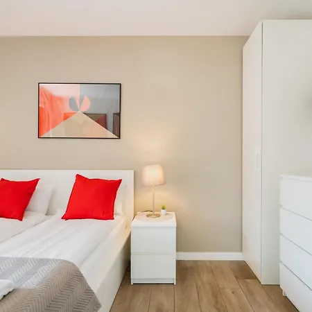 Totu Home Waterlane Island Apartments - Free Parking, Pool, Sauna, Gym-3