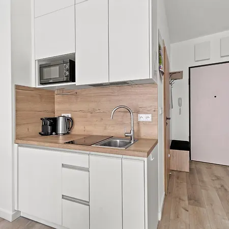 Apartament pod Żurawiem Chmielna 110 by Alqueen Apartments-2
